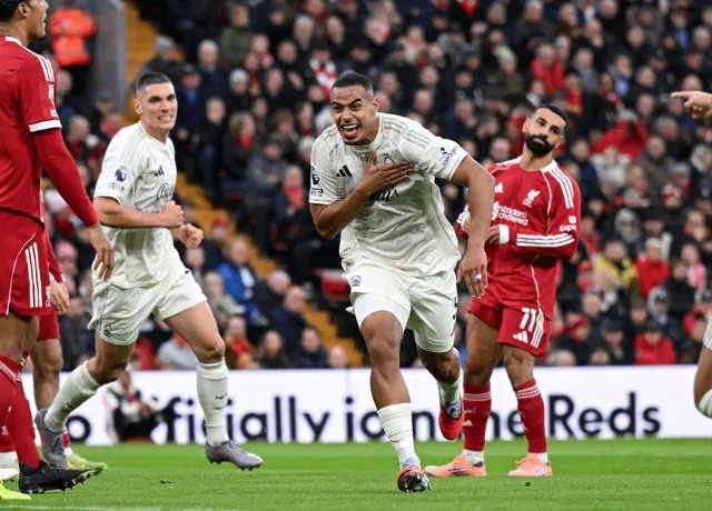 Liverpool thua đậm Nottingham 0-3 Cú sốc lớn tại Anfield